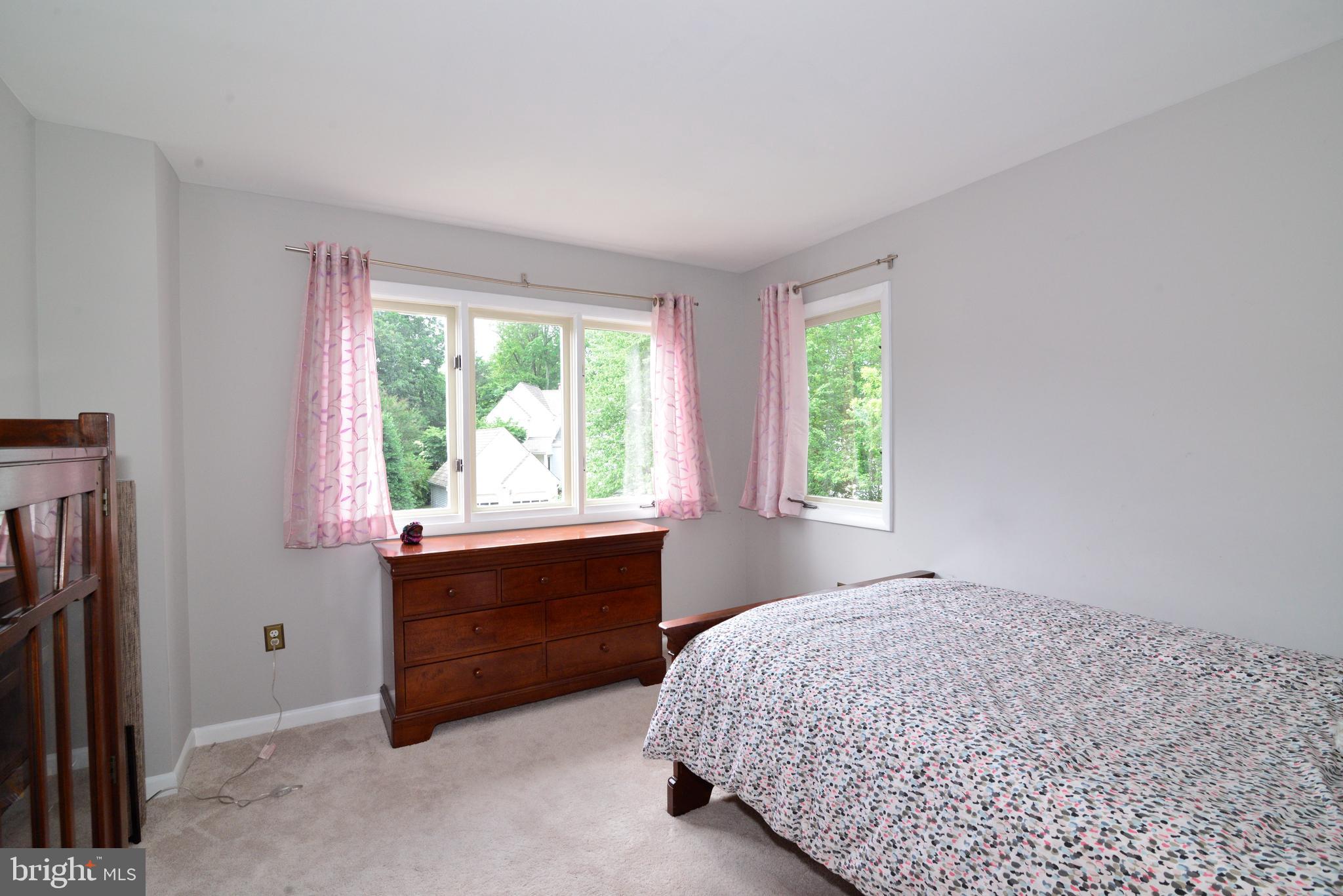 1301 Wedgewood Manor Way Reston, VA 20194 - Photo 39 of 55 Upper level bedroom with large walk in closet