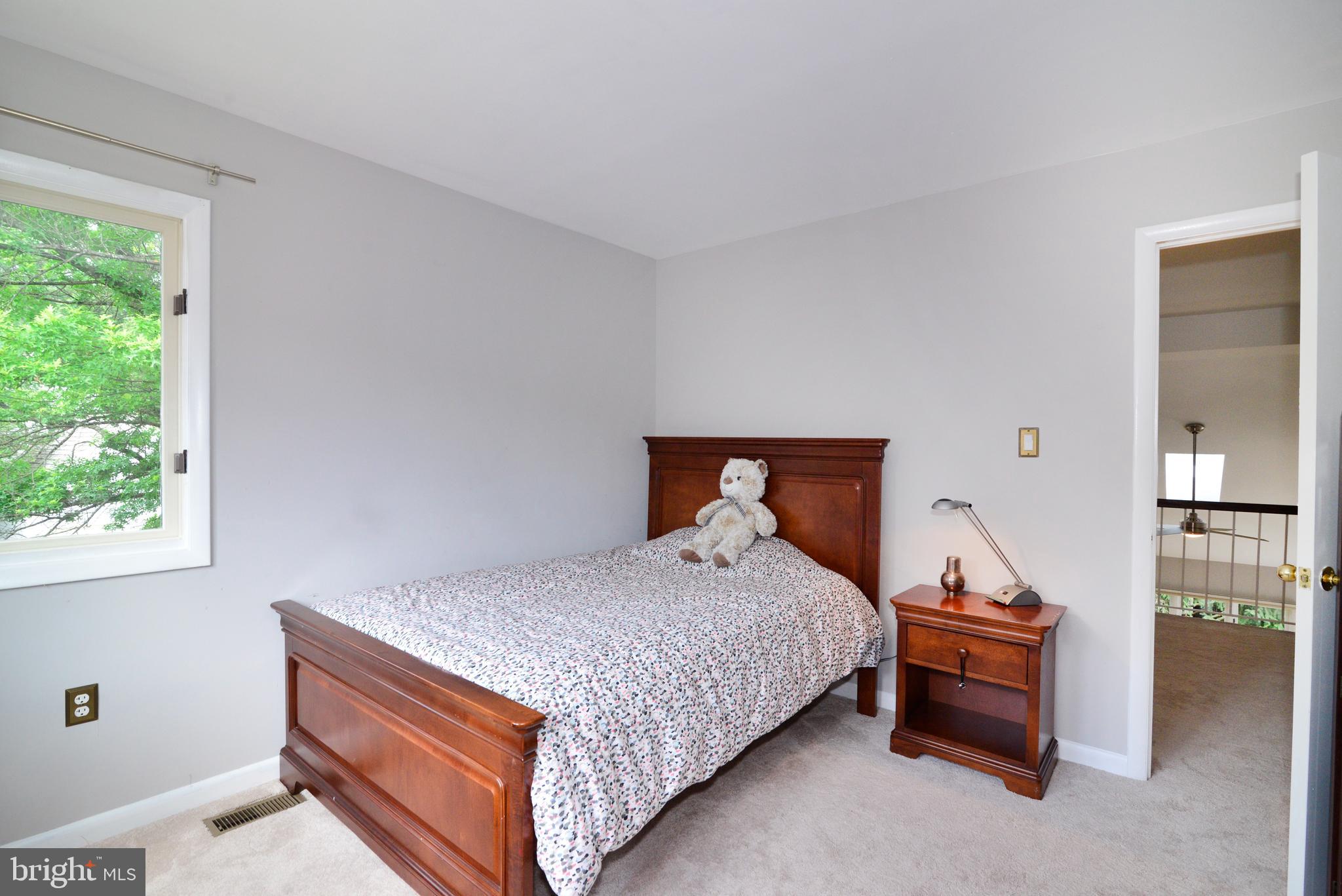1301 Wedgewood Manor Way Reston, VA 20194 - Photo 40 of 55 Upper level bedroom off of loft