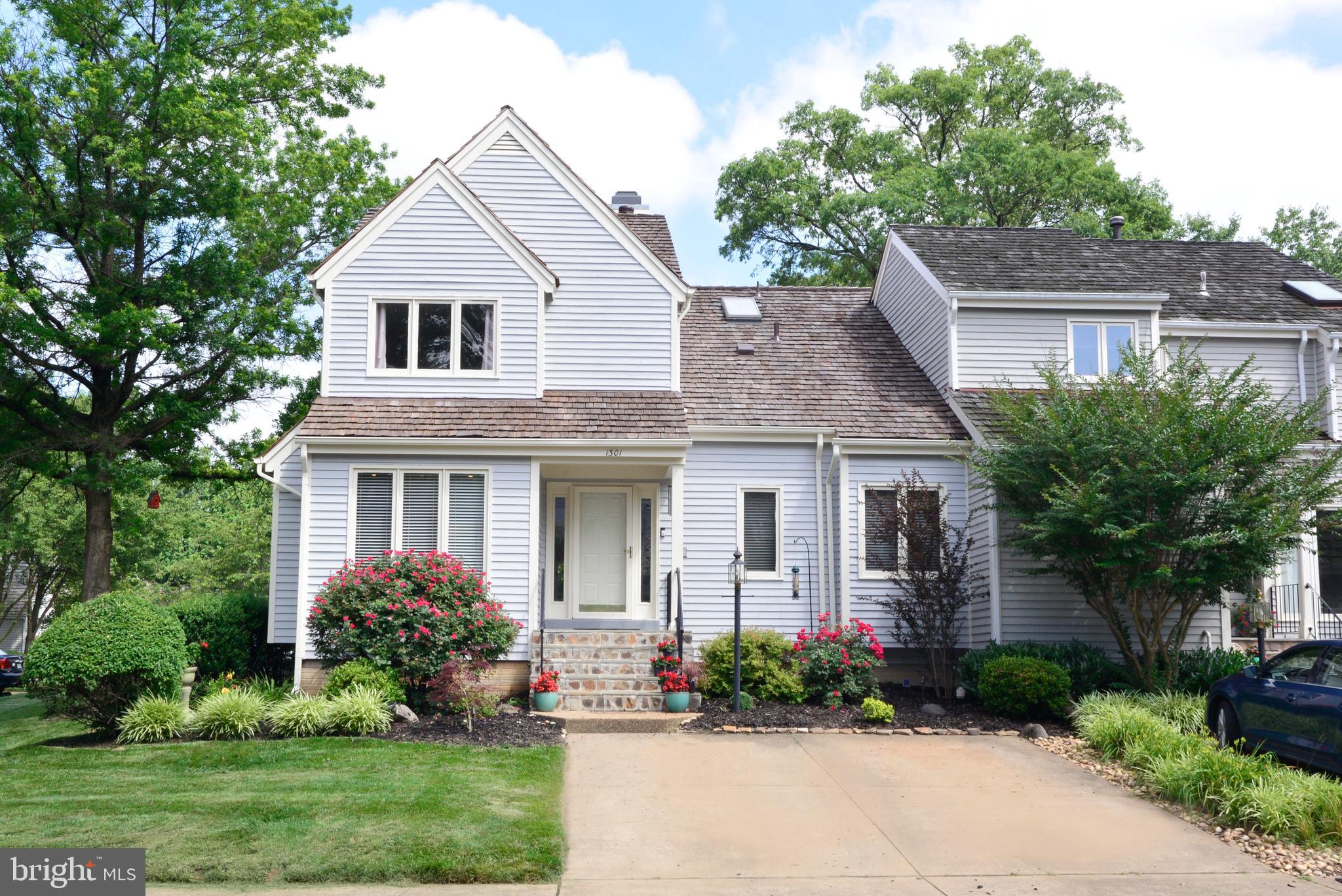 1301 Wedgewood Manor Way Reston, VA 20194 - Photo 5 of 55 Front view