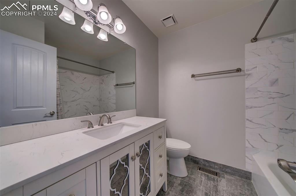 5317 Solar Ridge Drive Colorado Springs, CO 80917 - Photo 29 of 32 Upper Bathroom