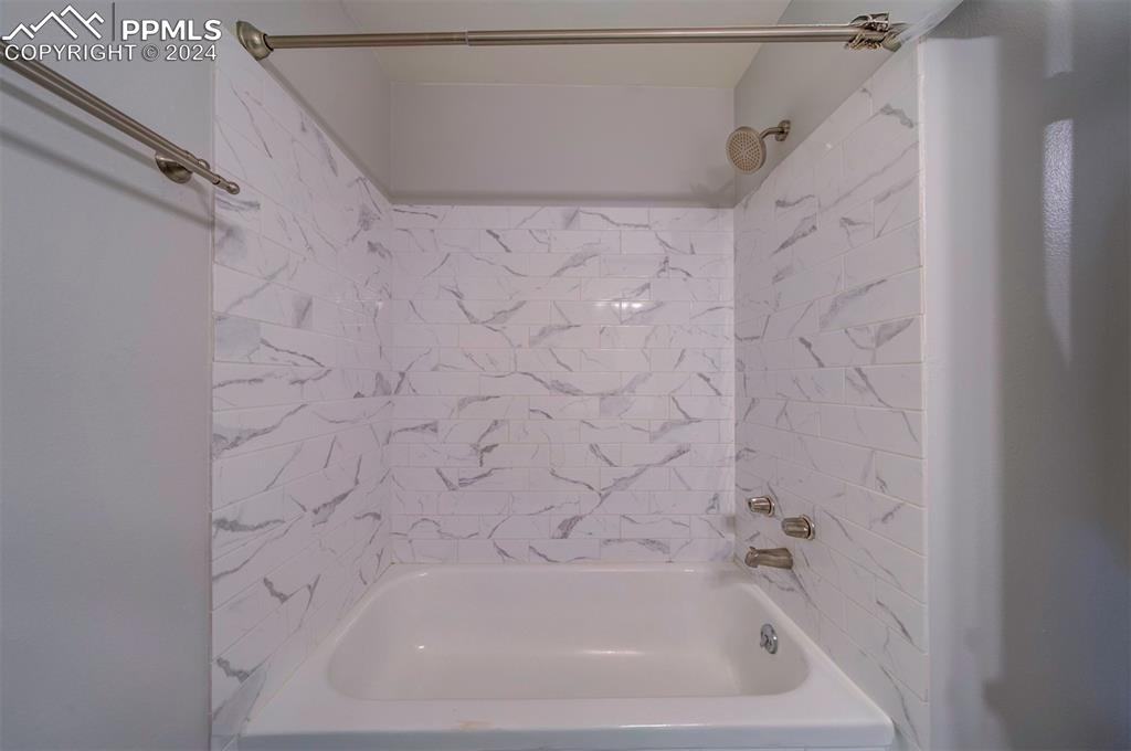 5317 Solar Ridge Drive Colorado Springs, CO 80917 - Photo 30 of 32 Upper Bathroom