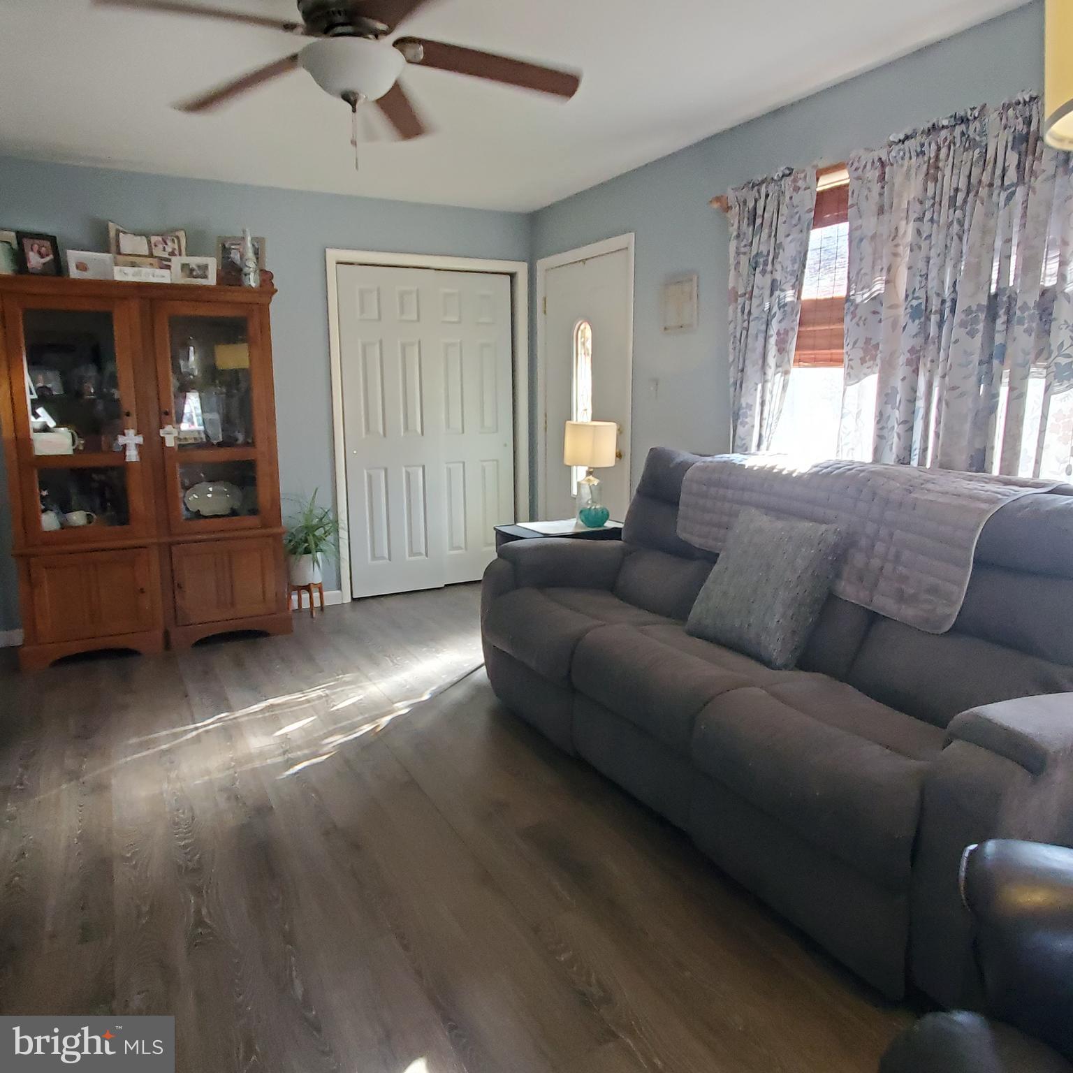 158 Telegraph Road Bridgeton, NJ 08302 - Photo 3 of 18 a living room with furniture and a window