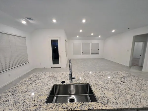 $2,050 | 3632 Richmont Court, Rosenberg, TX 77469