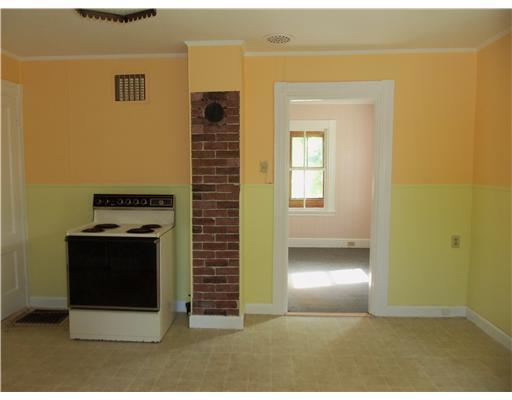 396 River Road Tenants Harbor, ME 04860 - Photo 6 of 16 Kitchen. Front unit 1 kitchen.