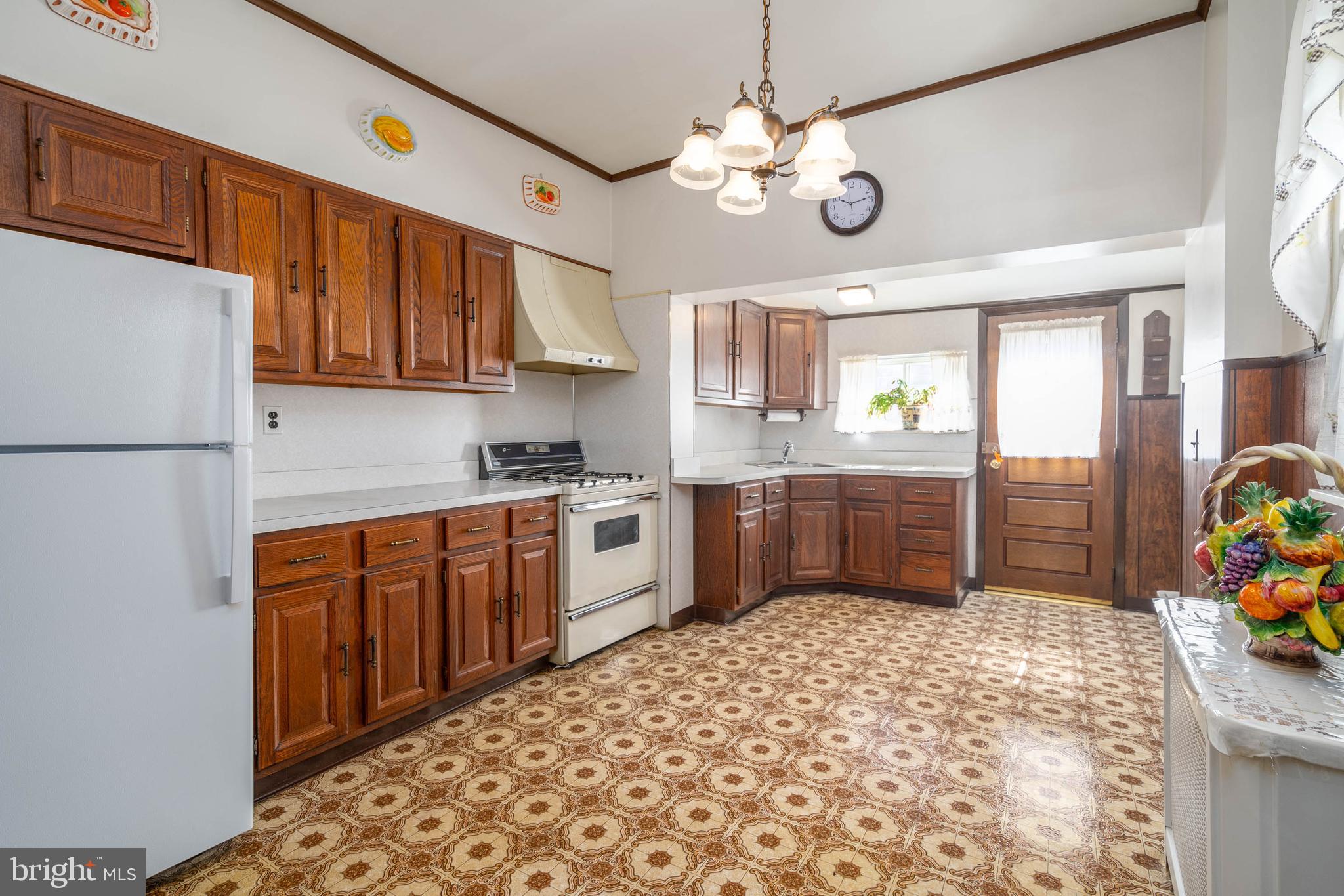 6318 Reedland Street Philadelphia, PA 19142 - Photo 8 of 20 Gallery Image 8