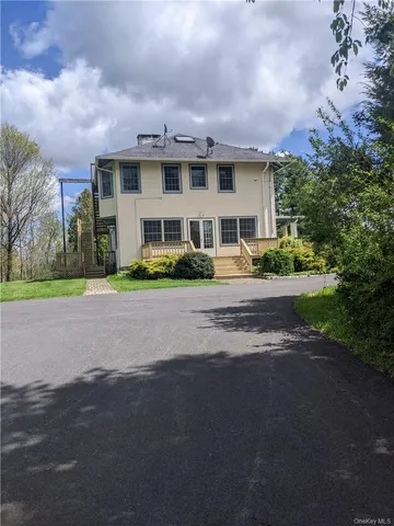 $2,100 | 176 Pine Tree Road, Unit 2, Monroe, NY 10950