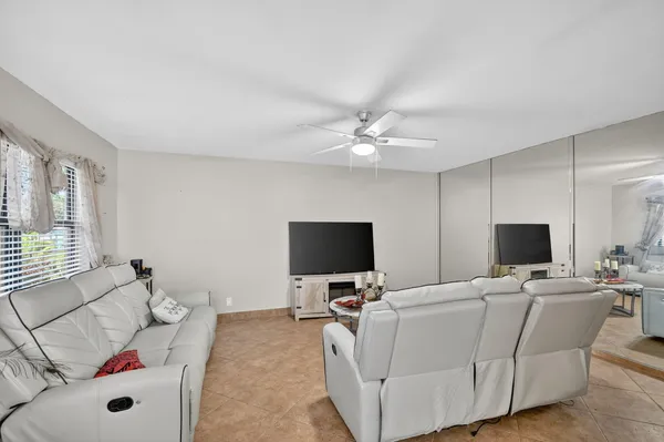 $170,000 | 743 Burgundy P, Delray Beach, FL 33484