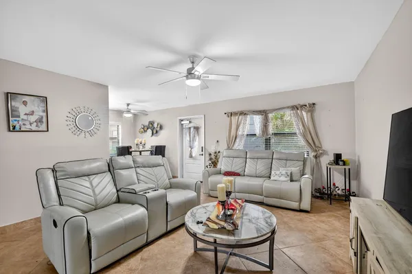 $170,000 | 743 Burgundy P, Delray Beach, FL 33484