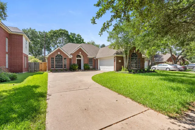 $2,600 | 4503 Summer Lakes, Sugar Land, TX 77479