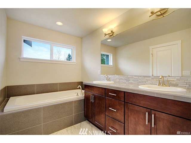 12 200th Place Southwest Bothell, WA 98012 - Photo 9 of 14
