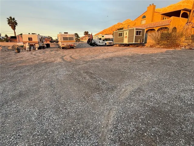 $250,000 | 6942 Stewart Avenue, Las Vegas, NV 89110