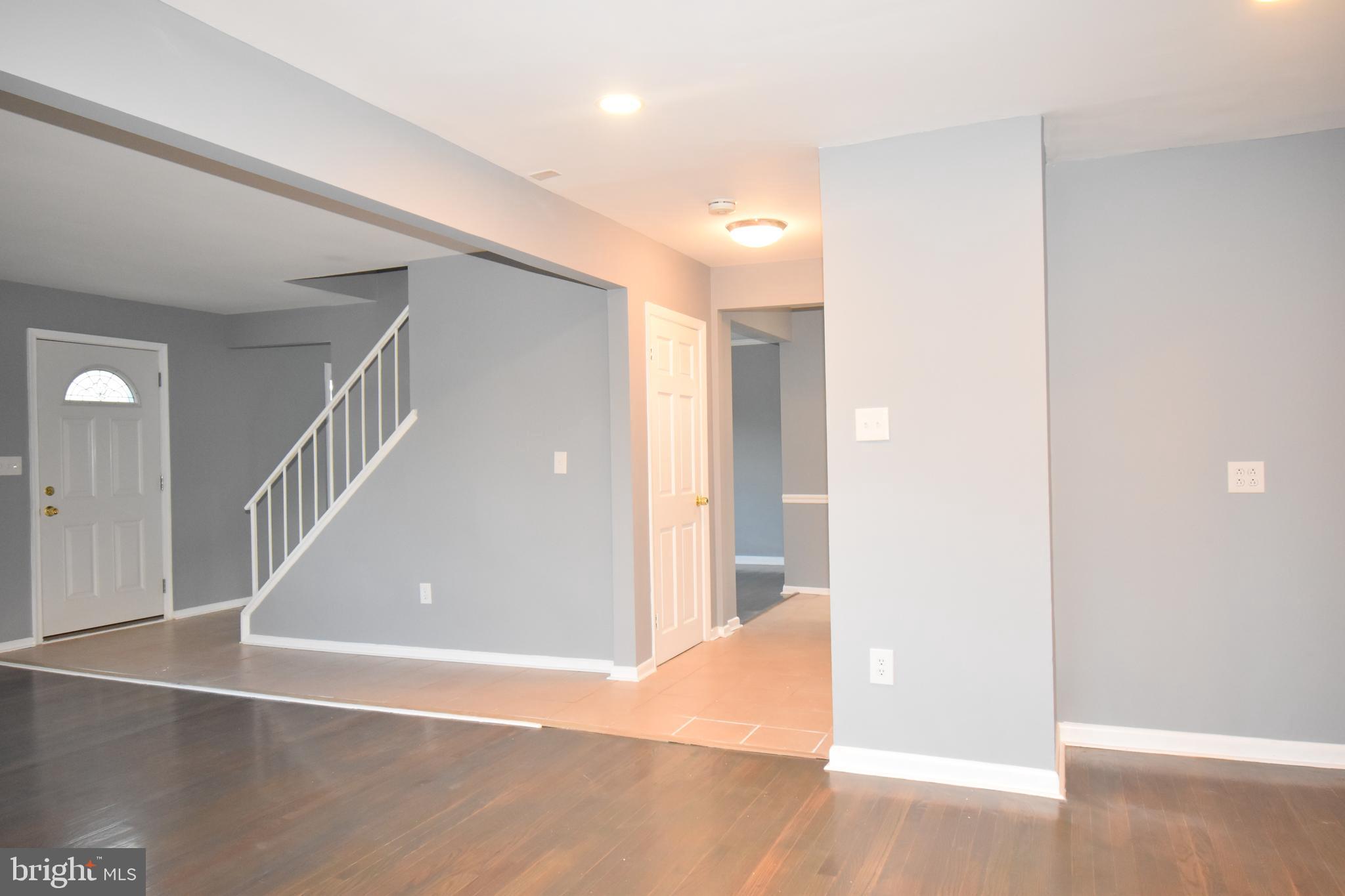 1430 Hallwood Road Baltimore, MD 21228 - Photo 2 of 28 Gallery Image 2
