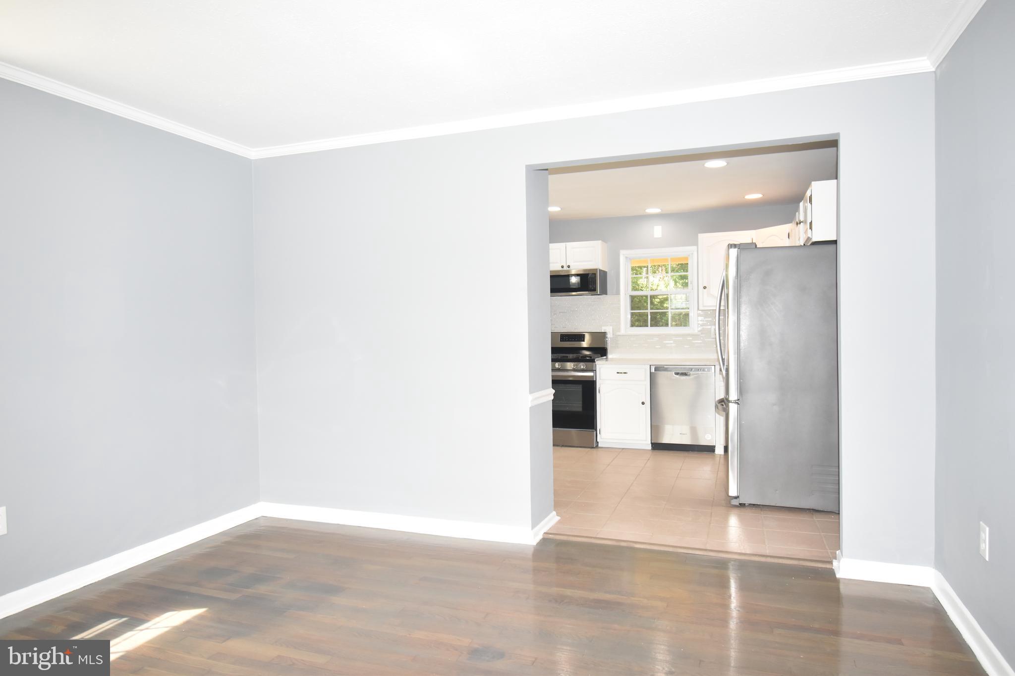 1430 Hallwood Road Baltimore, MD 21228 - Photo 12 of 28 Gallery Image 12