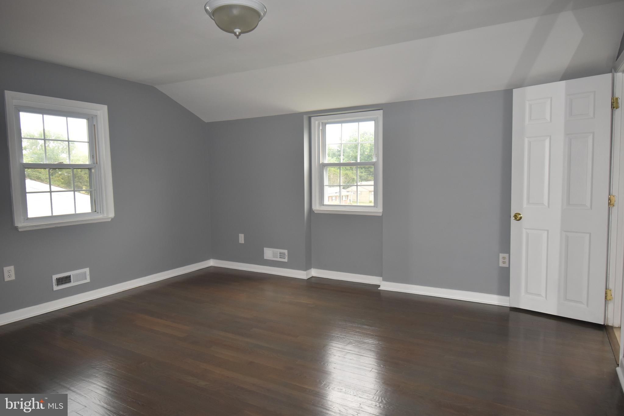 1430 Hallwood Road Baltimore, MD 21228 - Photo 15 of 28 Gallery Image 15