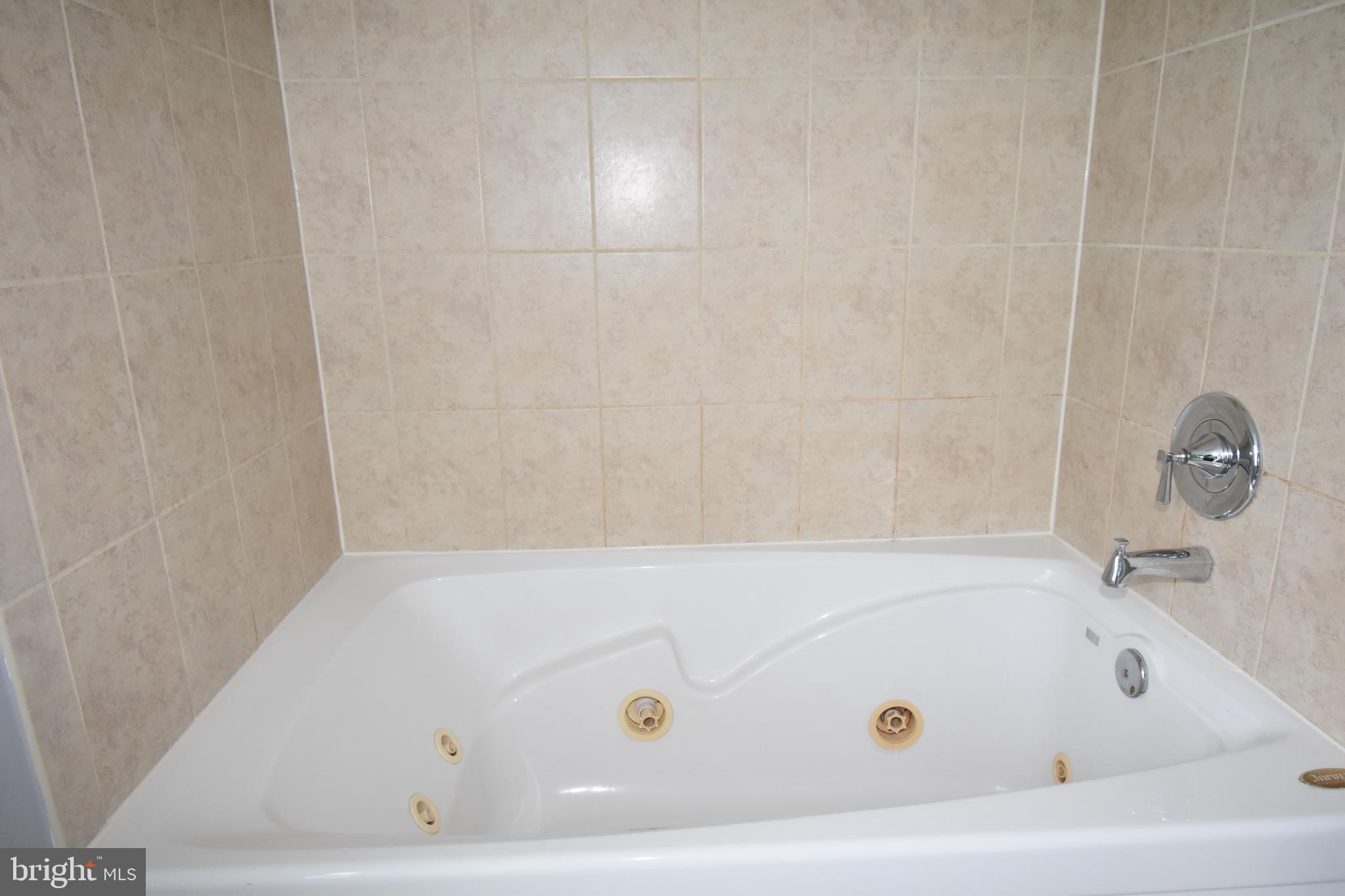 1430 Hallwood Road Baltimore, MD 21228 - Photo 18 of 28 Gallery Image 18