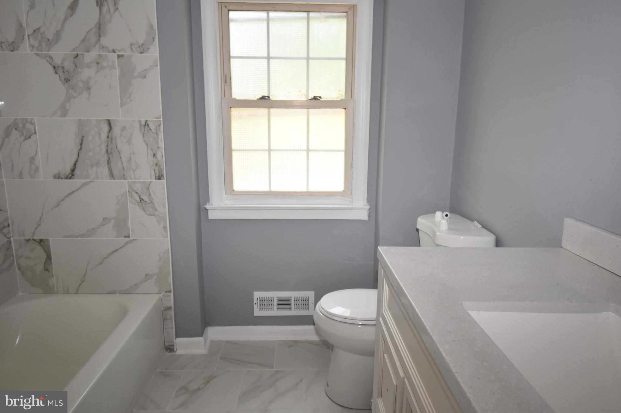 1430 Hallwood Road Baltimore, MD 21228 - Photo 20 of 28 Hall Bath