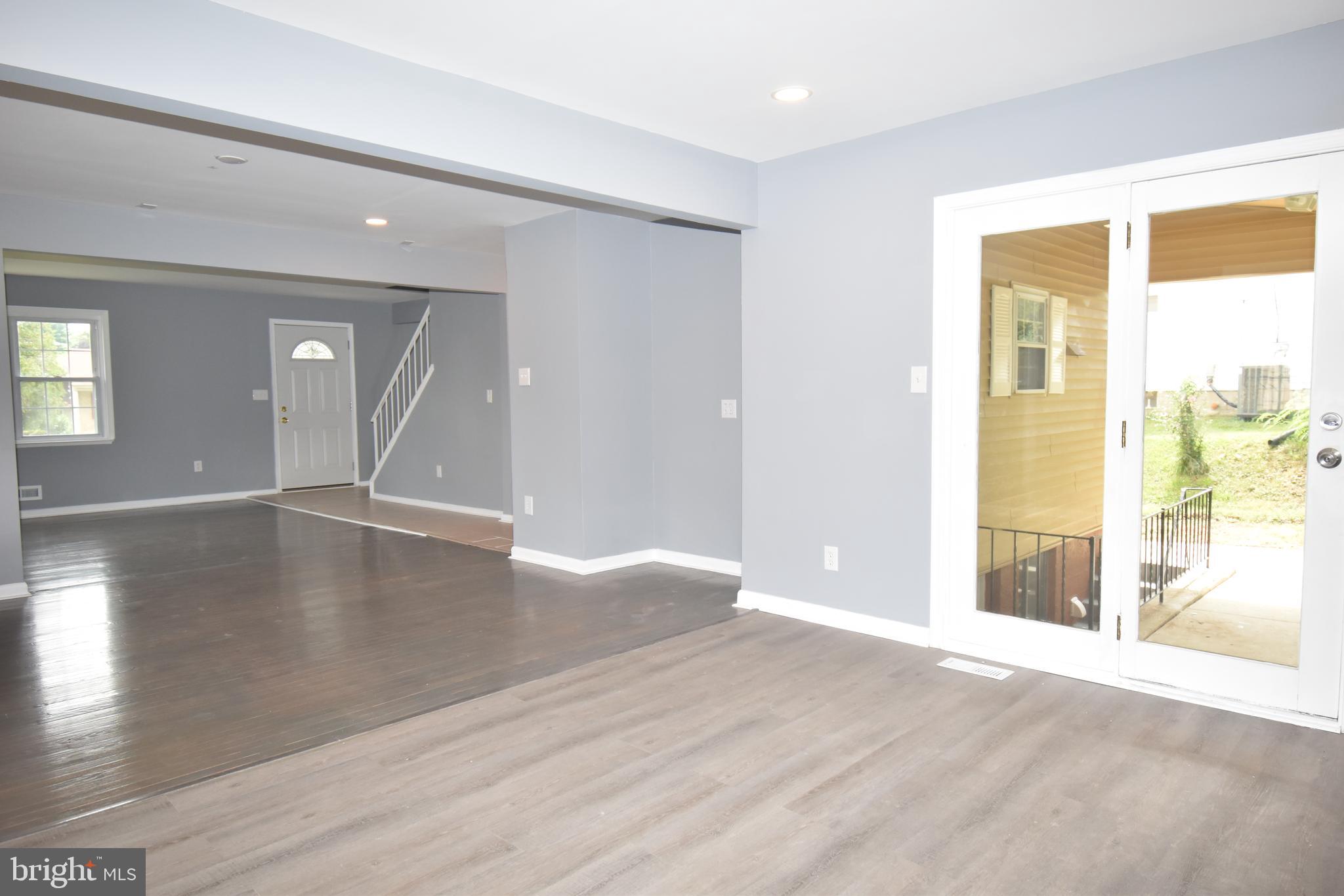 1430 Hallwood Road Baltimore, MD 21228 - Photo 3 of 28 Gallery Image 3