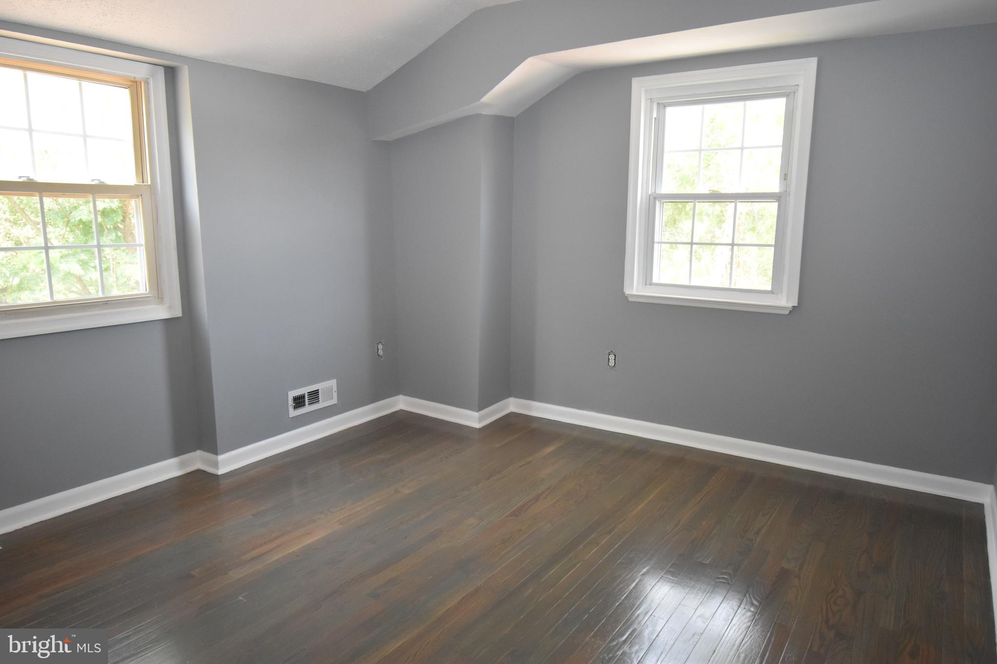 1430 Hallwood Road Baltimore, MD 21228 - Photo 21 of 28 Gallery Image 21