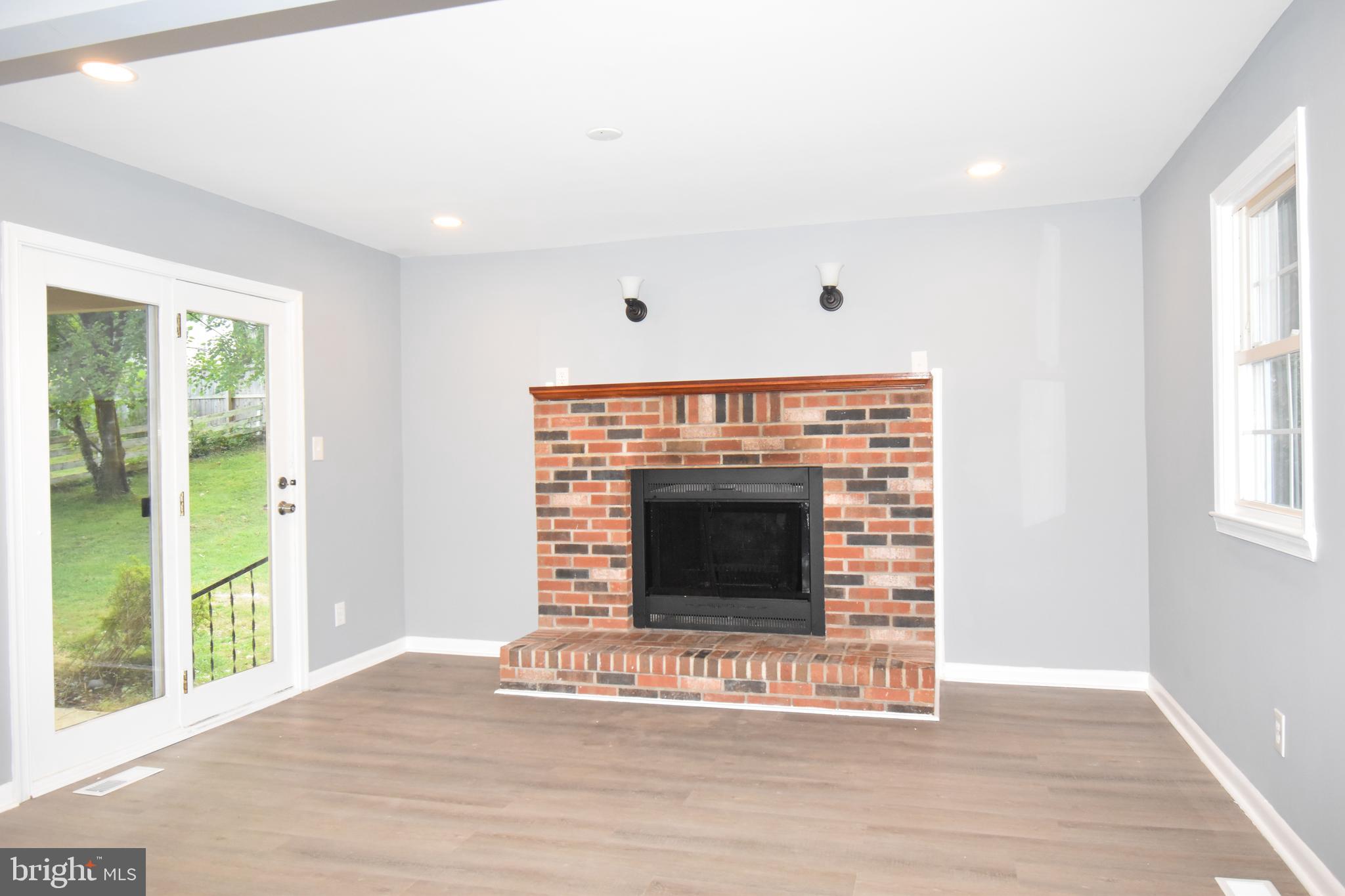 1430 Hallwood Road Baltimore, MD 21228 - Photo 5 of 28 Gallery Image 5