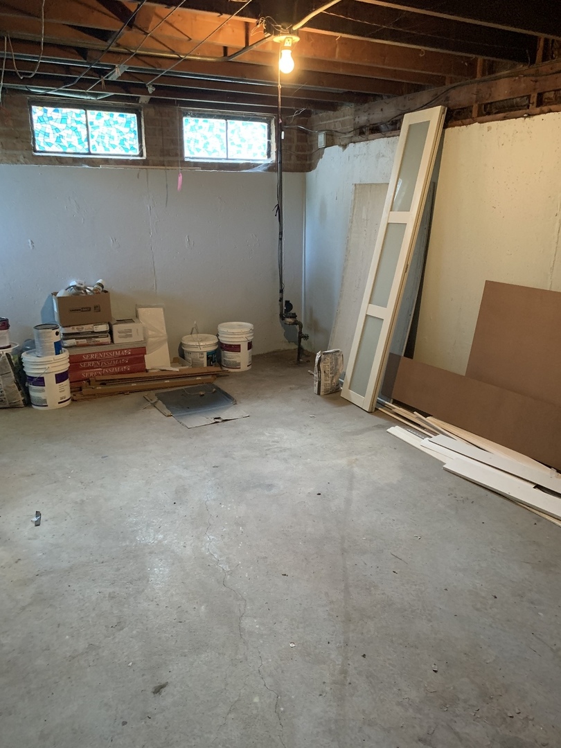 74 West 140th Street Riverdale, IL 60827 - Photo 13 of 20 a view of a room with gym equipment