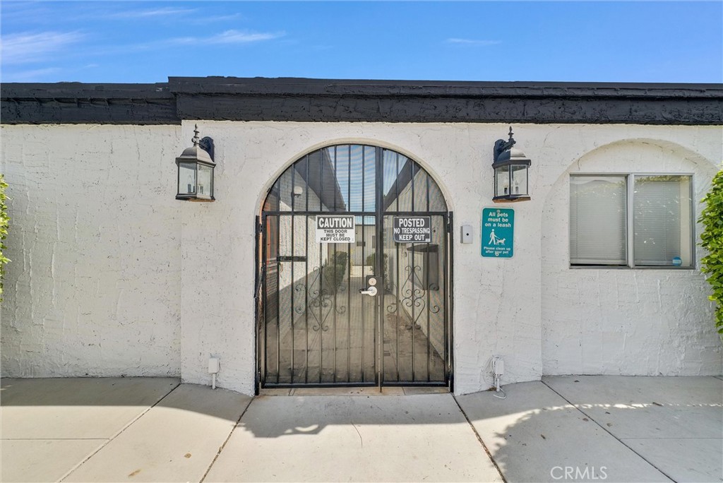 1900 East Baristo Road Palm Springs, CA 92262 - Photo 6 of 23 a view of entryway