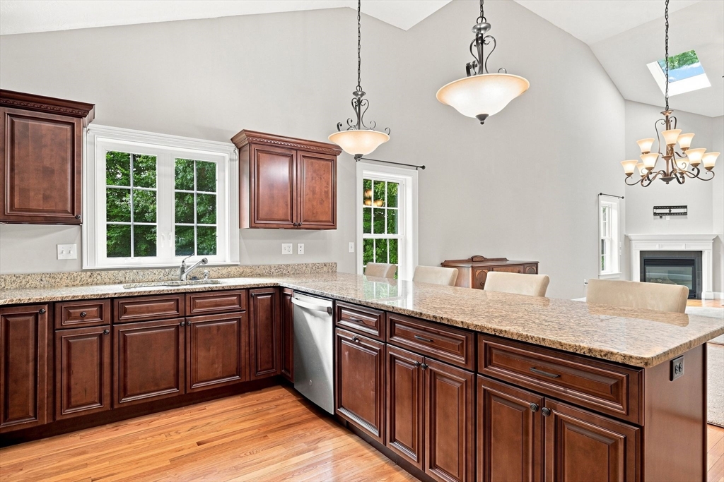 82 Beech Hill Road, Unit 82 West Springfield, MA 01089 - Photo 7 of 40 Gallery Image 7