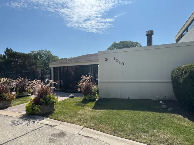 $229,900 | 1415 East Central Road, Unit 301A, Arlington Heights, IL 60005