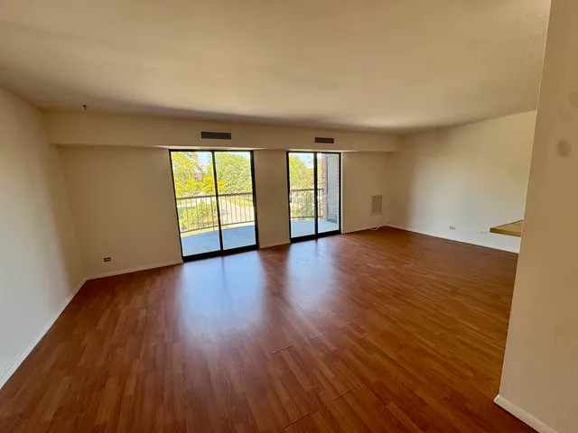 $229,900 | 1415 East Central Road, Unit 301A, Arlington Heights, IL 60005