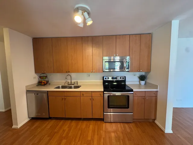 $229,900 | 1415 East Central Road, Unit 301A, Arlington Heights, IL 60005