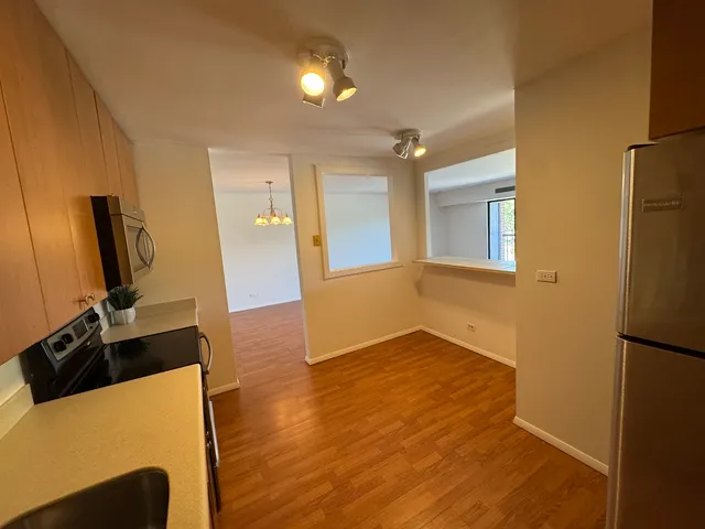 $229,900 | 1415 East Central Road, Unit 301A, Arlington Heights, IL 60005