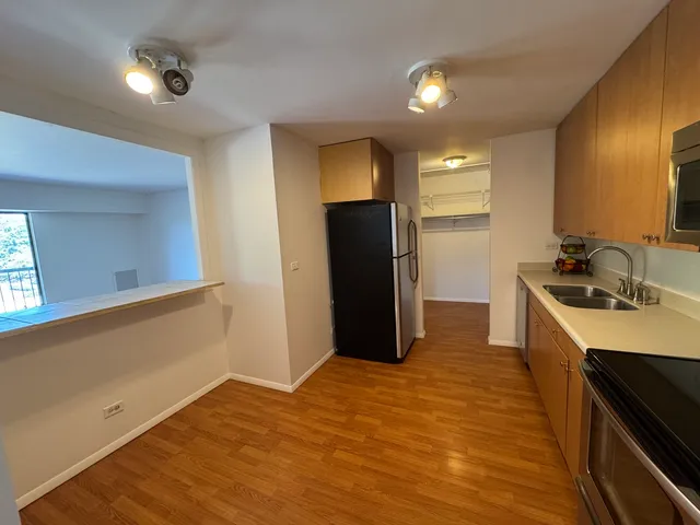 $229,900 | 1415 East Central Road, Unit 301A, Arlington Heights, IL 60005