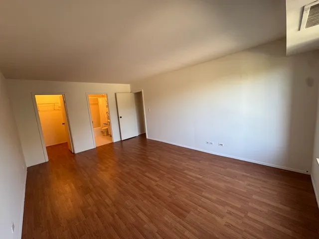 $229,900 | 1415 East Central Road, Unit 301A, Arlington Heights, IL 60005