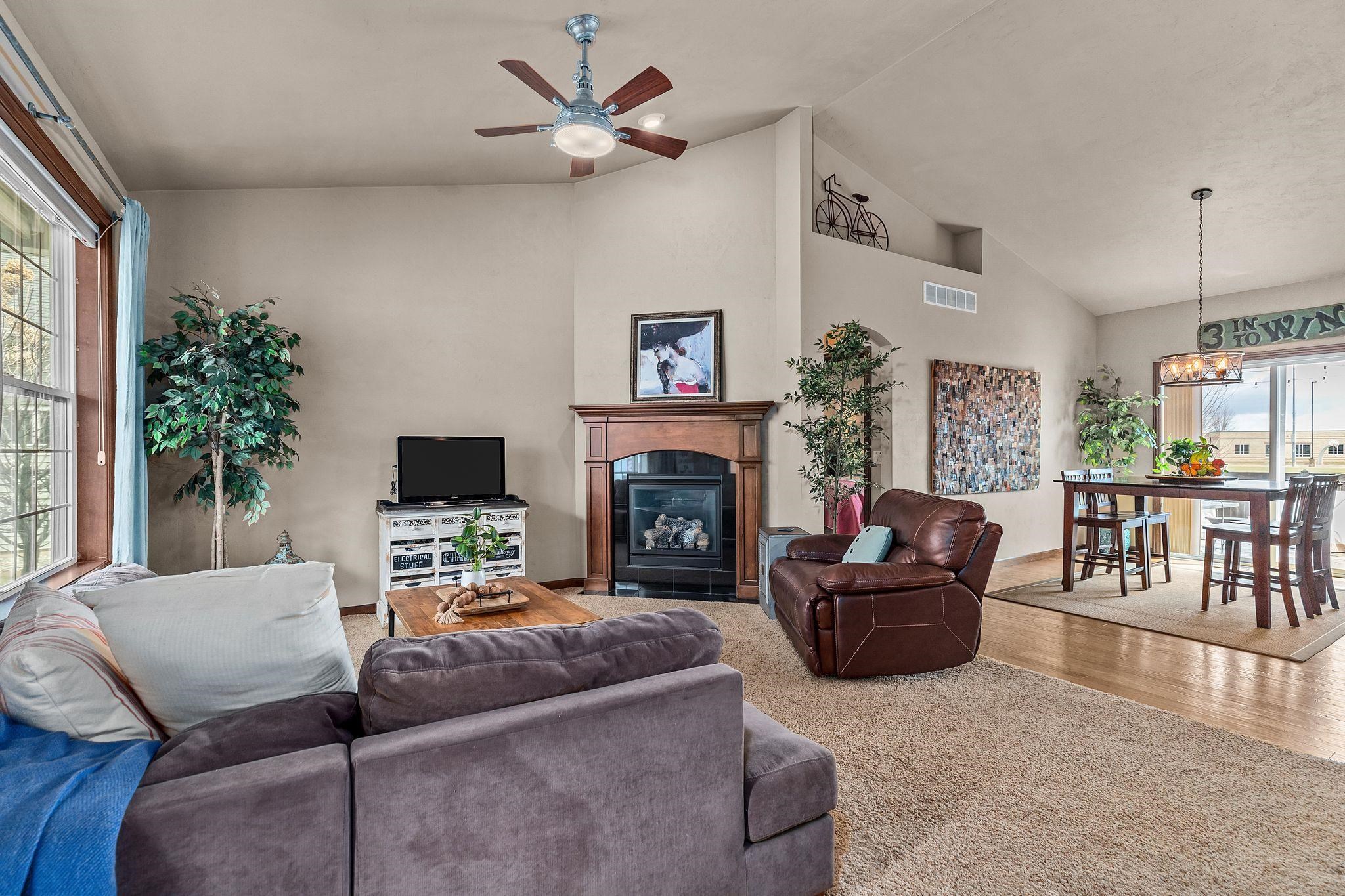 N9050 Spring Valley Road Menasha, WI 54952 - Photo 2 of 42