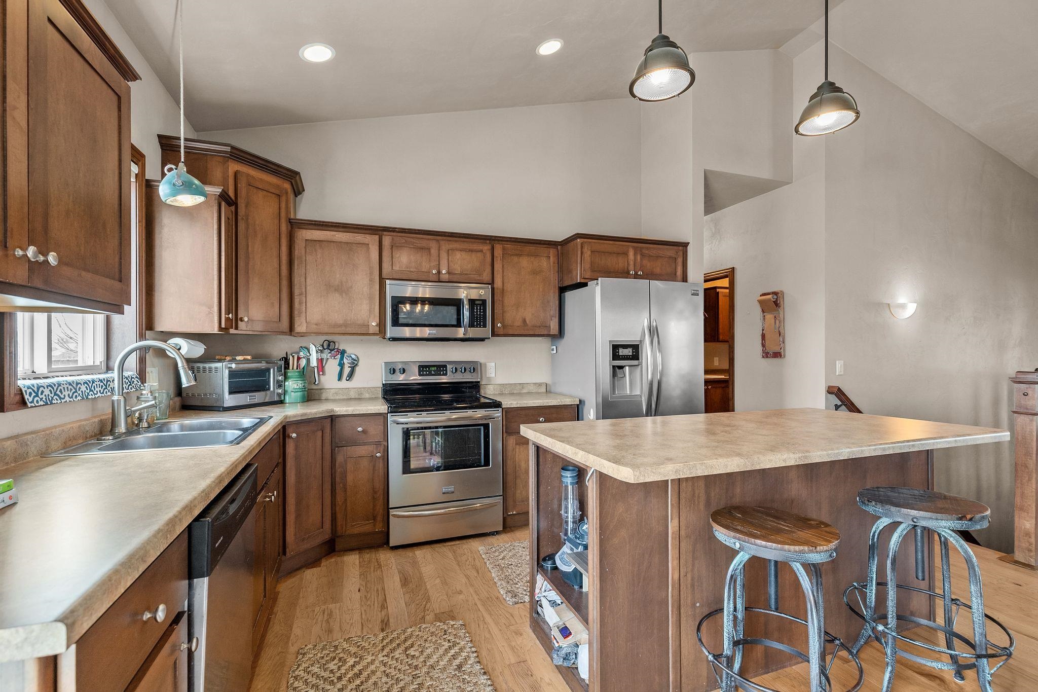 N9050 Spring Valley Road Menasha, WI 54952 - Photo 5 of 42