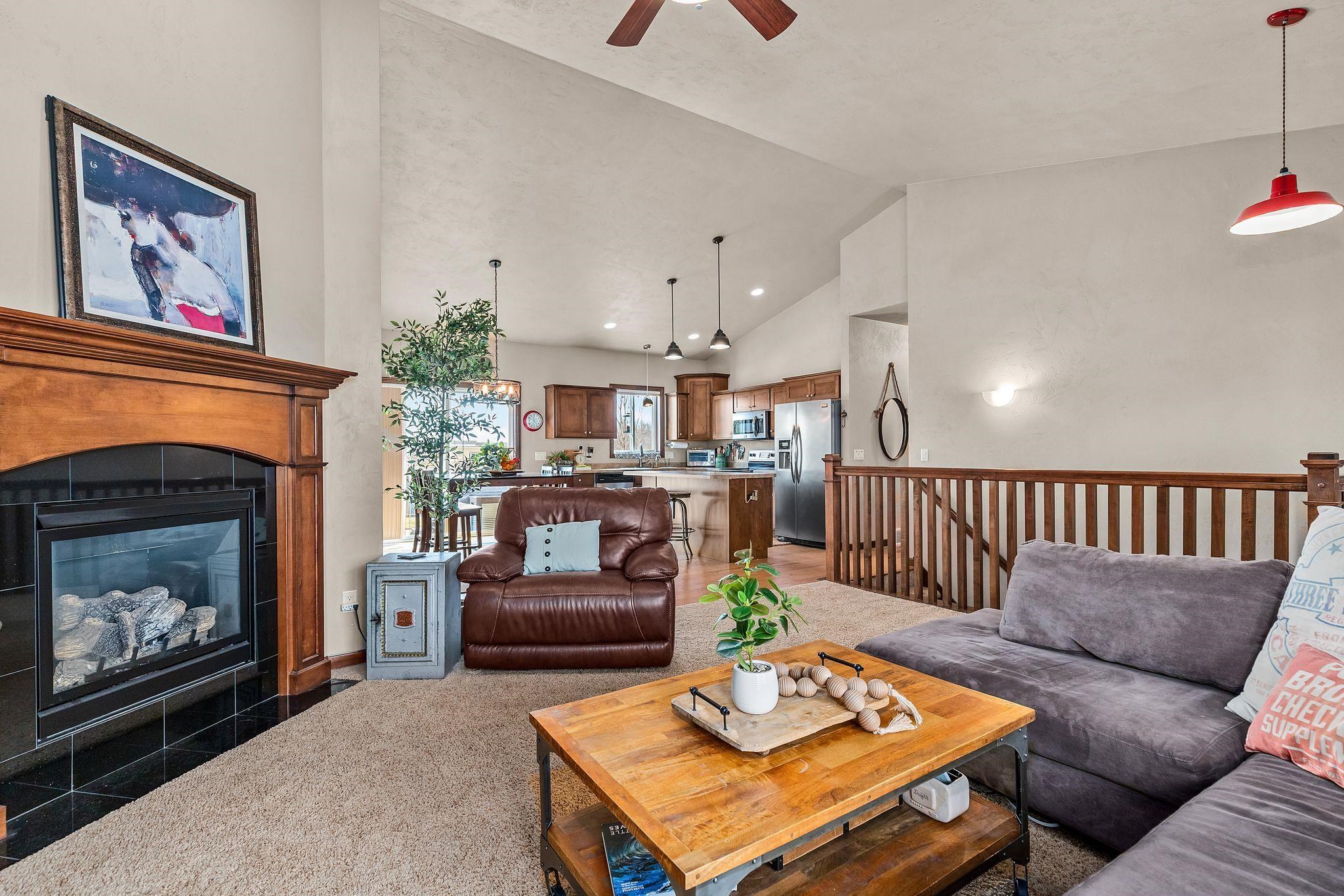 N9050 Spring Valley Road Menasha, WI 54952 - Photo 9 of 42