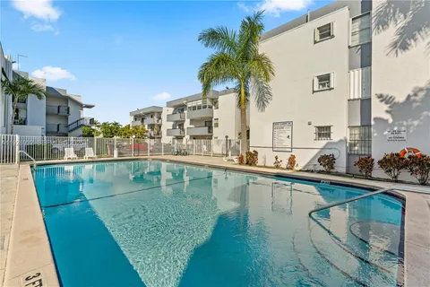 $200,000 | 2496 Southwest 17th Avenue, Unit 5306, Miami, FL 33145