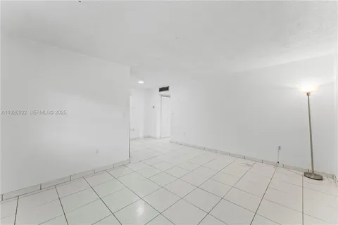 $200,000 | 2496 Southwest 17th Avenue, Unit 5306, Miami, FL 33145