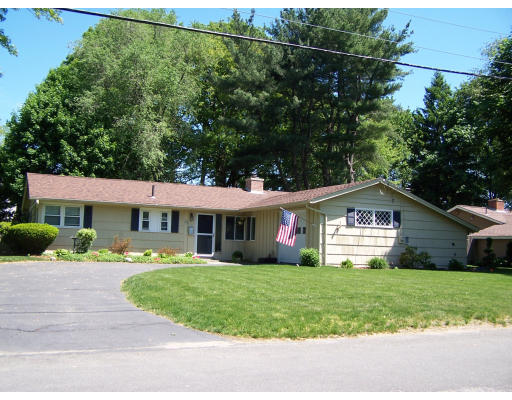 21 Blackthorne Road Framingham, MA 01701 - Photo 1 of 8 Gallery Image 1