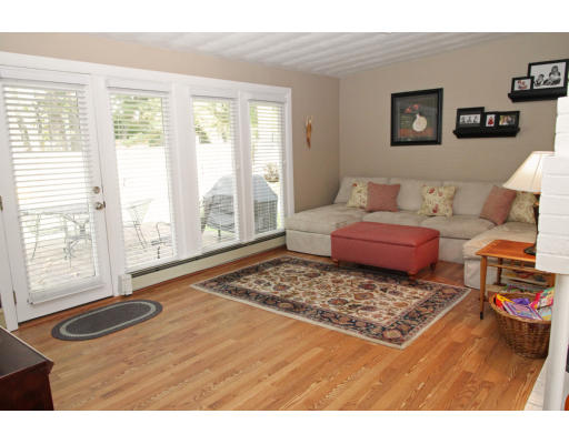 21 Blackthorne Road Framingham, MA 01701 - Photo 4 of 8 Gallery Image 4