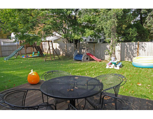 21 Blackthorne Road Framingham, MA 01701 - Photo 8 of 8 Gallery Image 8
