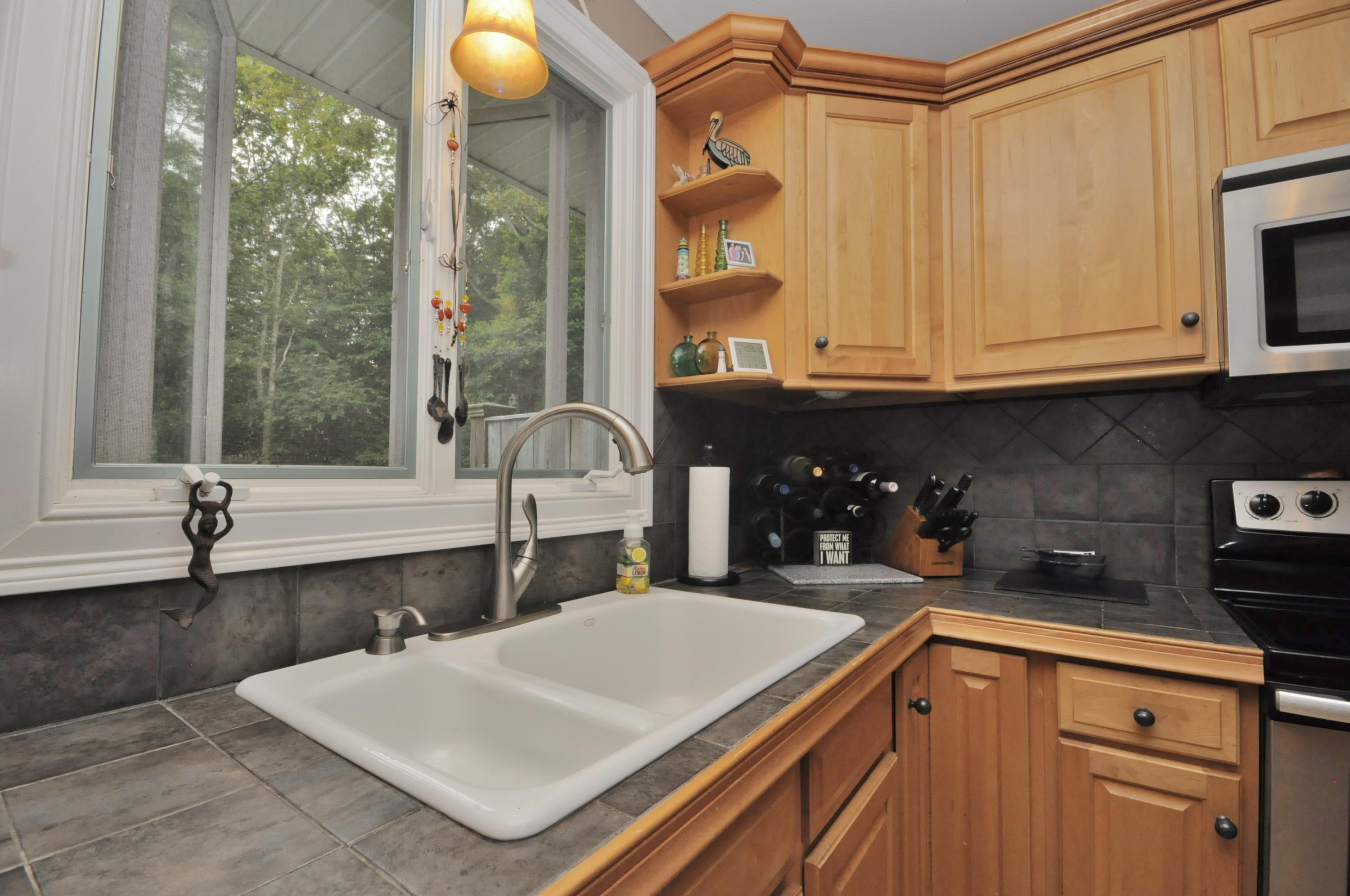 18 Menotomy Road Plymouth, MA 02360 - Photo 8 of 29 18 (94)