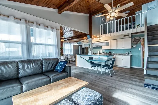 $280,000 | 938 East Lakeside Drive, Corpus Christi, TX 78418