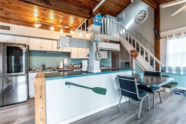 $280,000 | 938 East Lakeside Drive, Corpus Christi, TX 78418