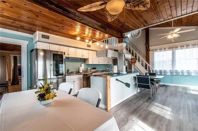 $280,000 | 938 East Lakeside Drive, Corpus Christi, TX 78418