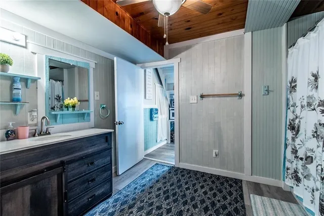 $280,000 | 938 East Lakeside Drive, Corpus Christi, TX 78418