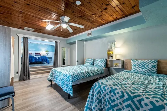 $280,000 | 938 East Lakeside Drive, Corpus Christi, TX 78418