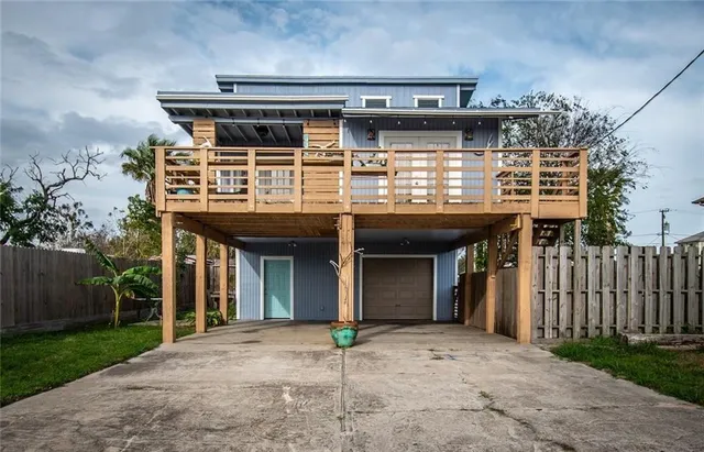 $280,000 | 938 East Lakeside Drive, Corpus Christi, TX 78418