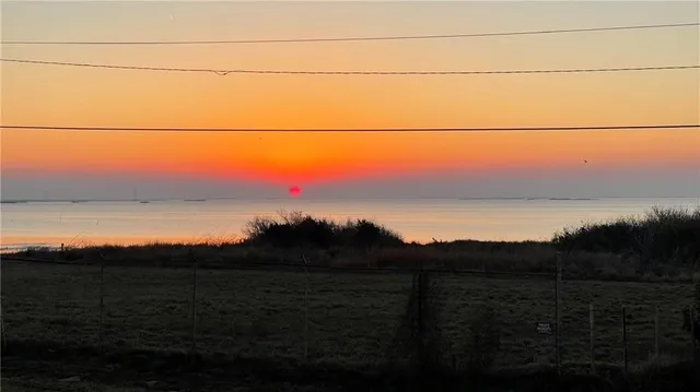 $280,000 | 938 East Lakeside Drive, Corpus Christi, TX 78418