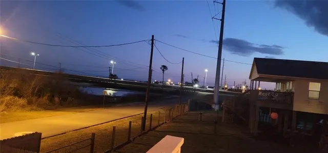 $280,000 | 938 East Lakeside Drive, Corpus Christi, TX 78418