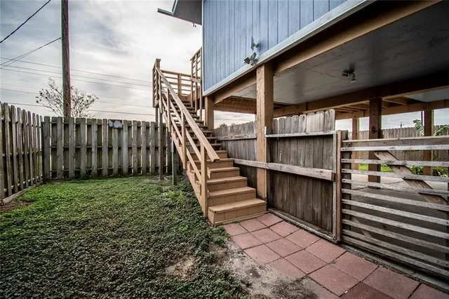 $280,000 | 938 East Lakeside Drive, Corpus Christi, TX 78418